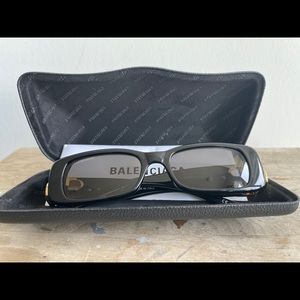 BALENCIAGA DYNASTY RECTANGLE SUNGLASSES IN BLACK